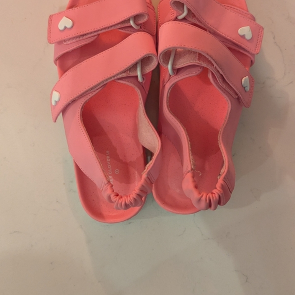 Pink Stoney Clover with Heart Accents